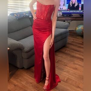 Elegant Red Strapless Evening Gown